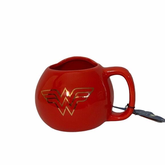 Wonder Woman Ceramic Shield Coffee Mug - Picture 2 of 5